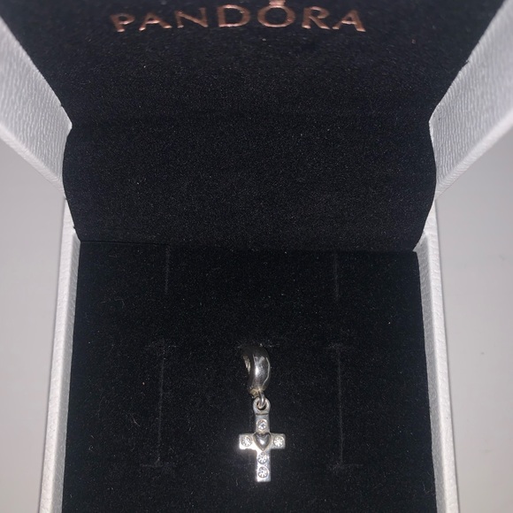 Pandora Cross - Picture 2 of 2